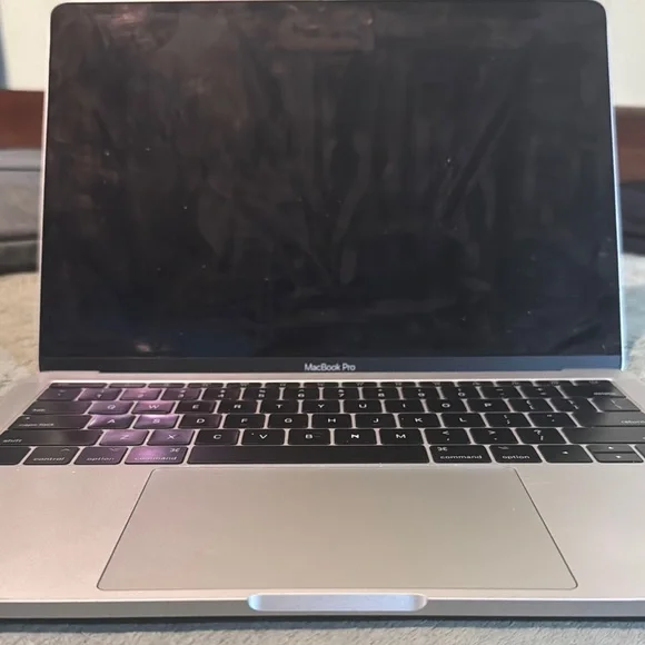 Apple 2017 MacBook Pro i5 128gb